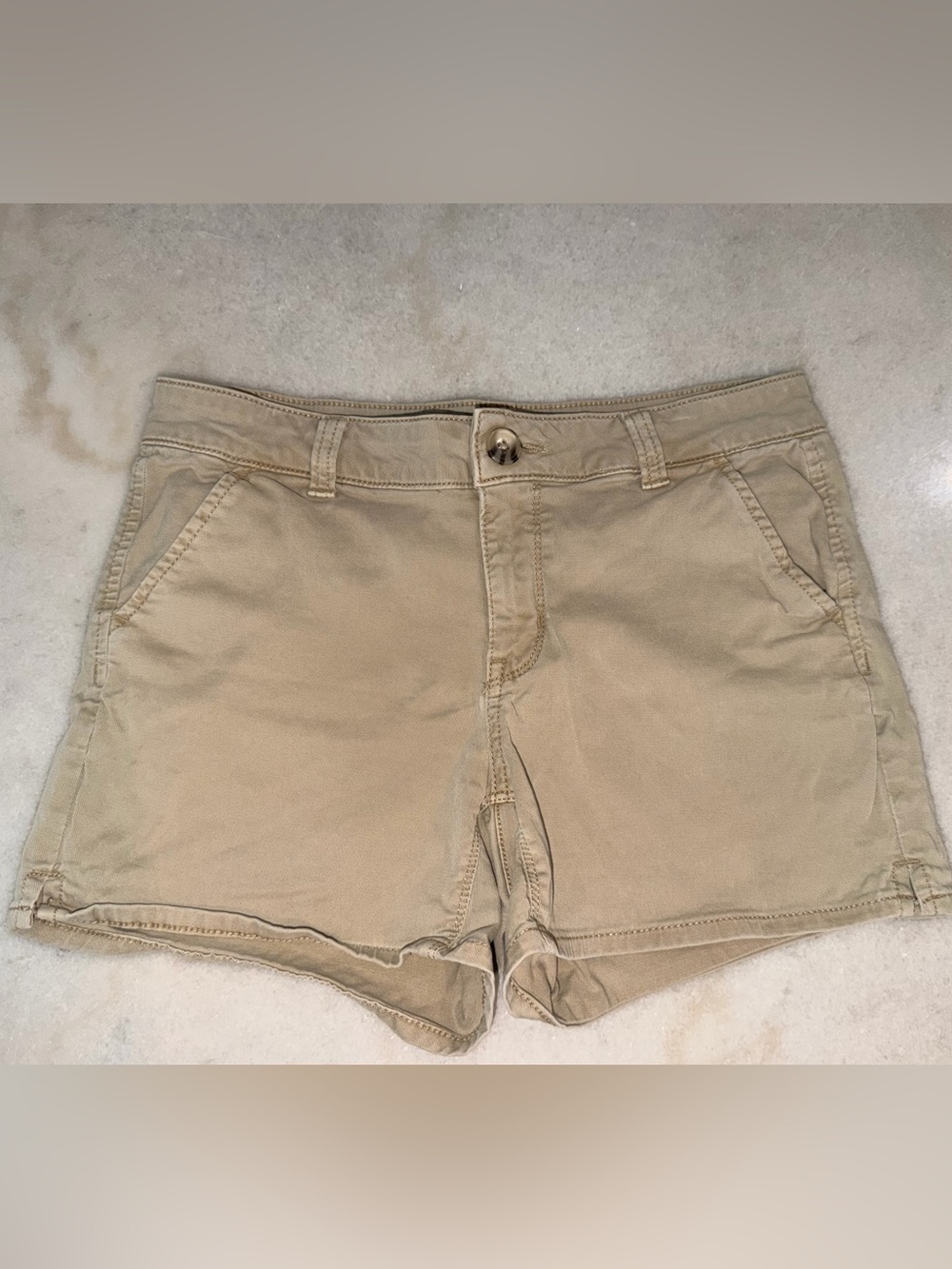 SO Women's Khaki Shorts Size 7